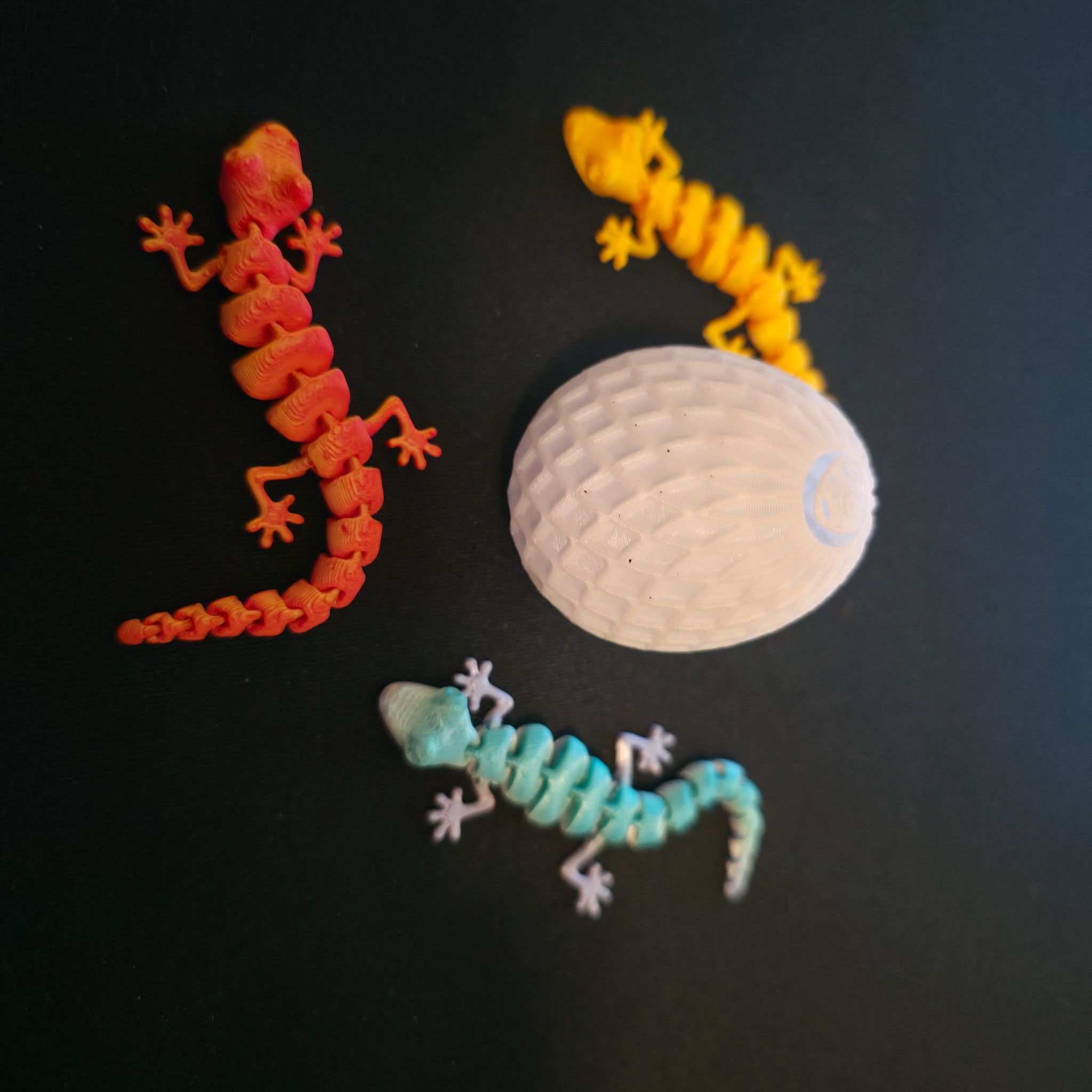 Surprise Gecko Hatch - Crakable Dragon Egg & Mystery Fidget Lizard