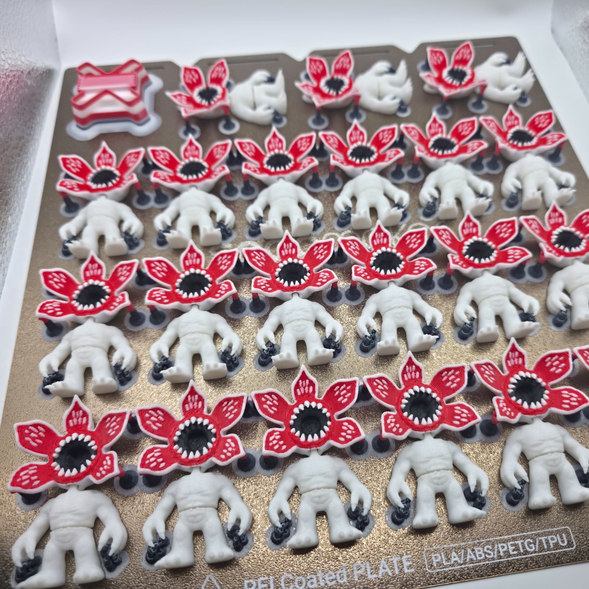 Stranger Things SnowWhite Demogorgon Keychain – Handcrafted 3D Printed Collectible