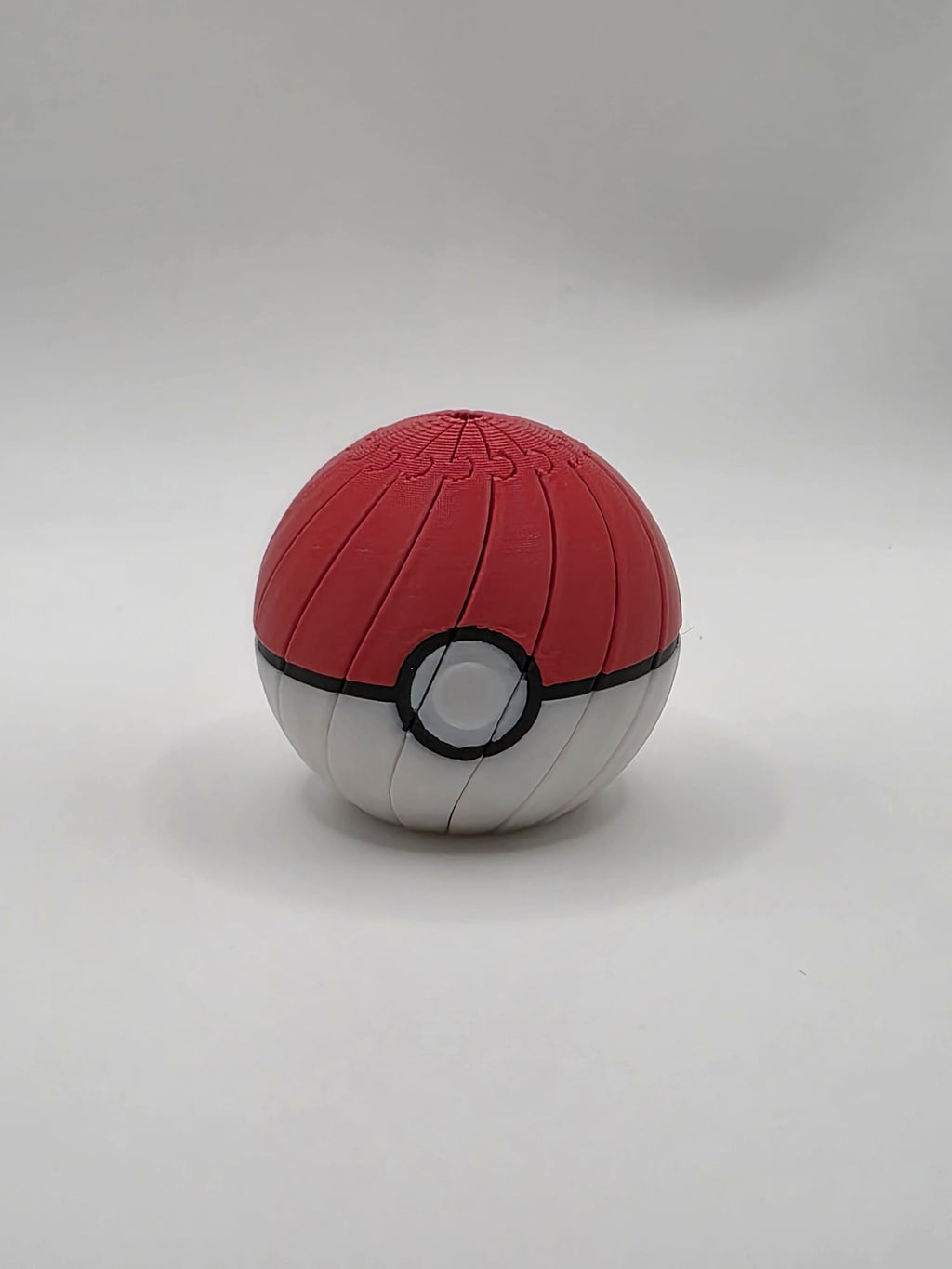 Articulated Poké Ball Fidget Toy - Flexible 3D Printed Pokémon Collectible | 3D Nuke Toyz