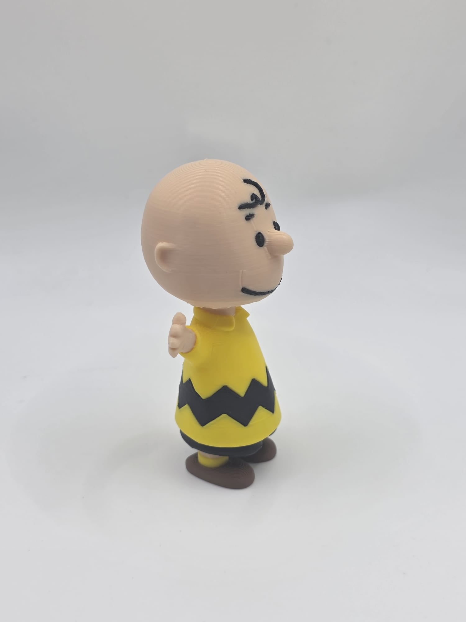 3D Printed Charlie Brown Figure – Multi-Color Peanuts Collectible & Desk Toy