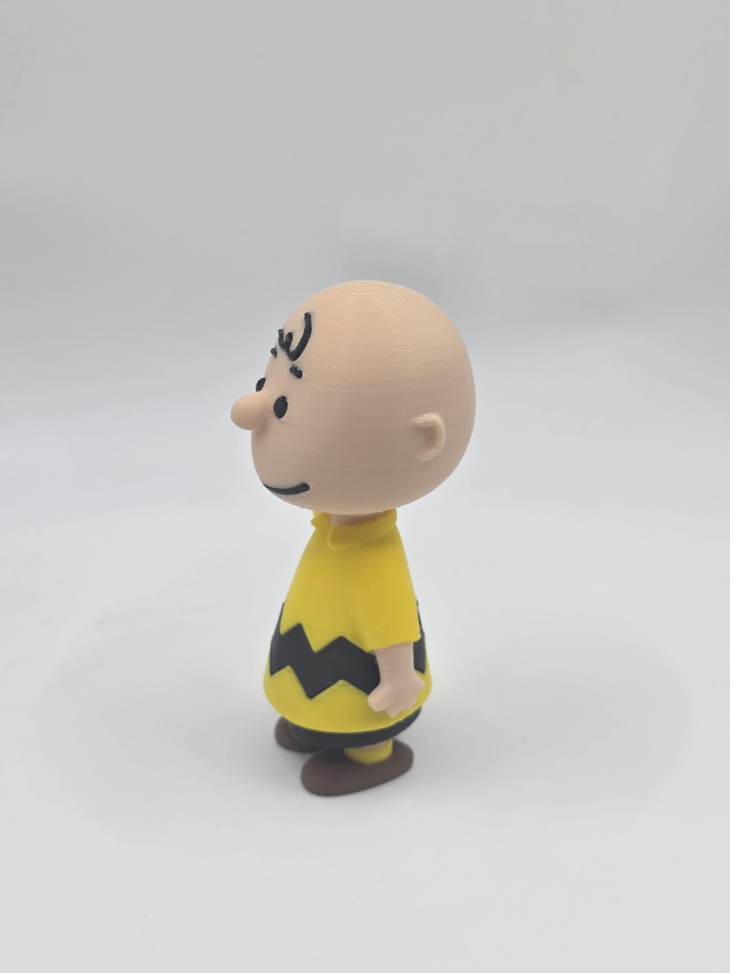 3D Printed Charlie Brown Figure – Multi-Color Peanuts Collectible & Desk Toy