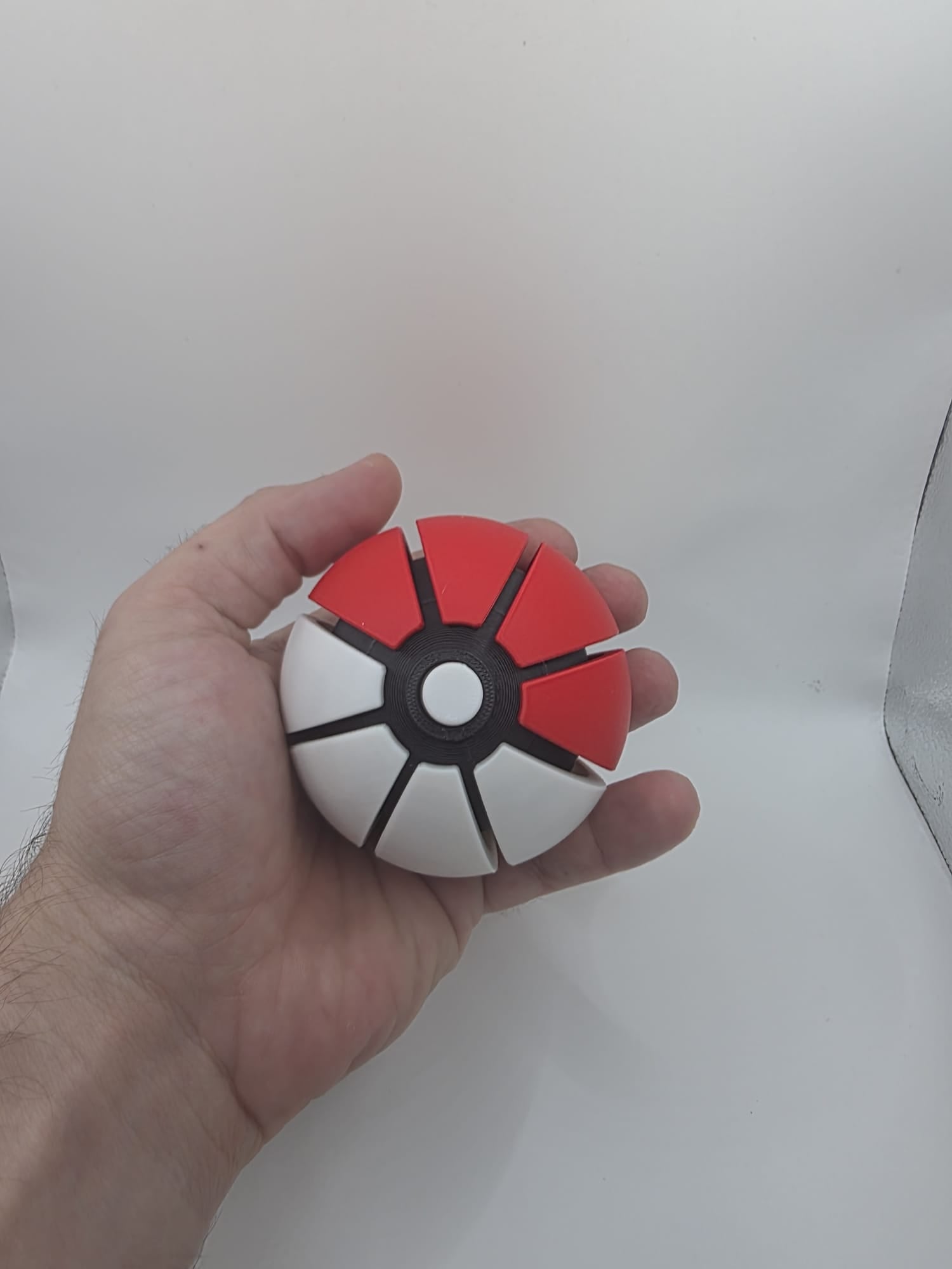 3D Printed Pokéball Fidget Clicker – Mechanical Stress Relief Toy & Desk Gadget