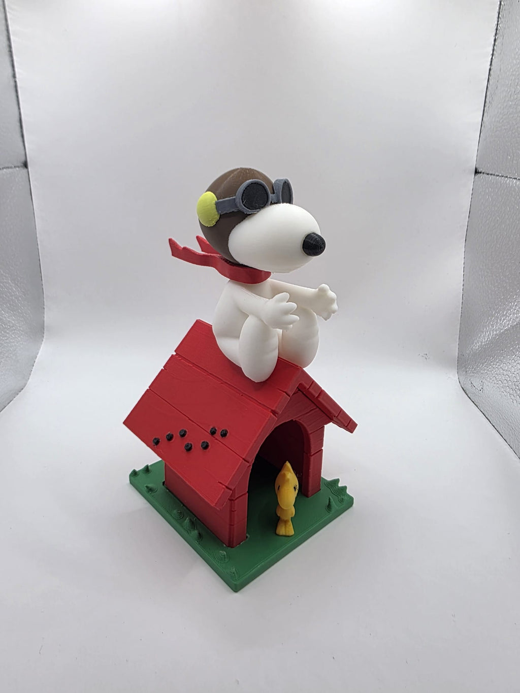 3D Printed Snoopy Flying Ace Figure – Multi-Color Peanuts Doghouse Collectible & Desk Decor