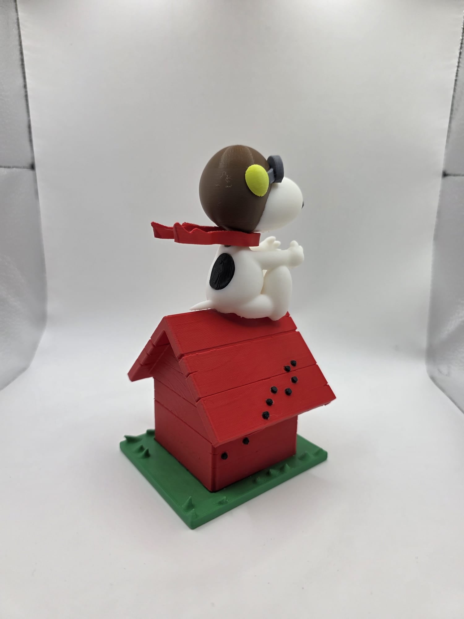 3D Printed Snoopy Flying Ace Figure – Multi-Color Peanuts Doghouse Collectible & Desk Decor